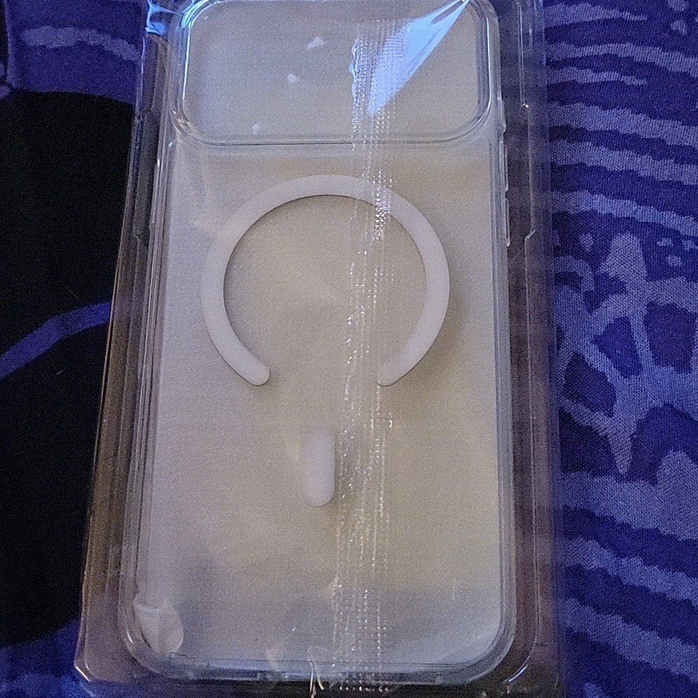 Clear White Phone Case - Unbranded. IPhone 17 Pro Max - Picture 2 of 5